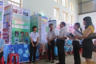 Cô giáo ….: người nắm giữ chìa khóa đưa chúng em vươn ra thế giới.